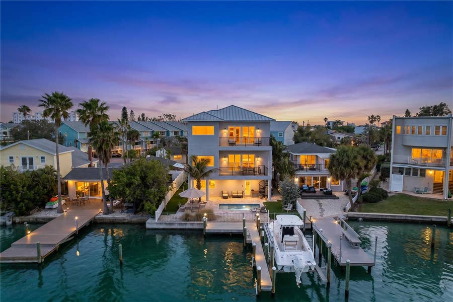 Property photo for 306 BAY PLZ, Treasure Island, FL