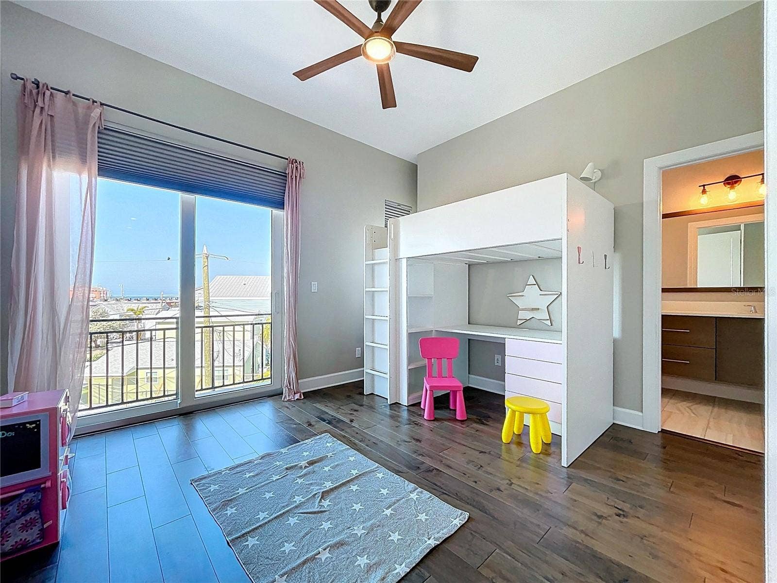 306 BAY PLZ, Treasure Island, FL 33706