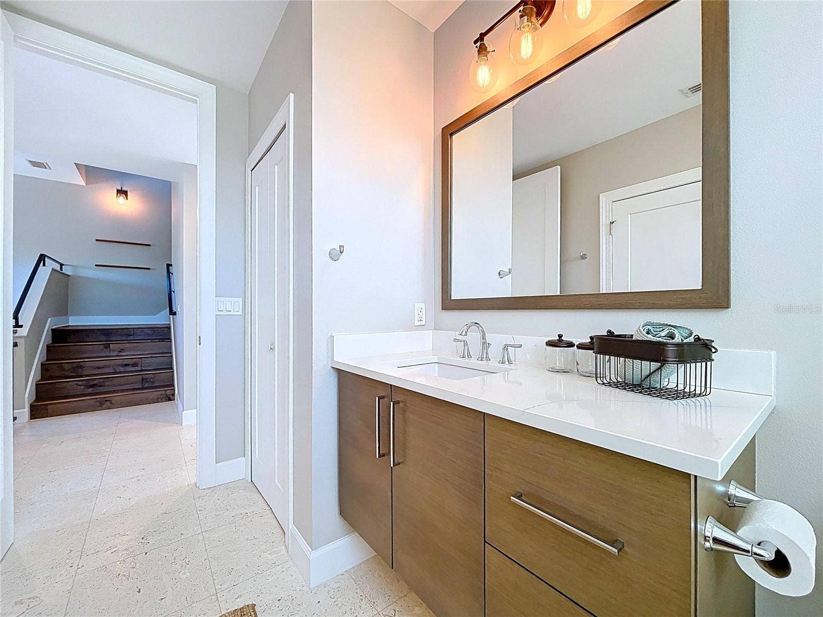 306 BAY PLZ, Treasure Island, FL 33706