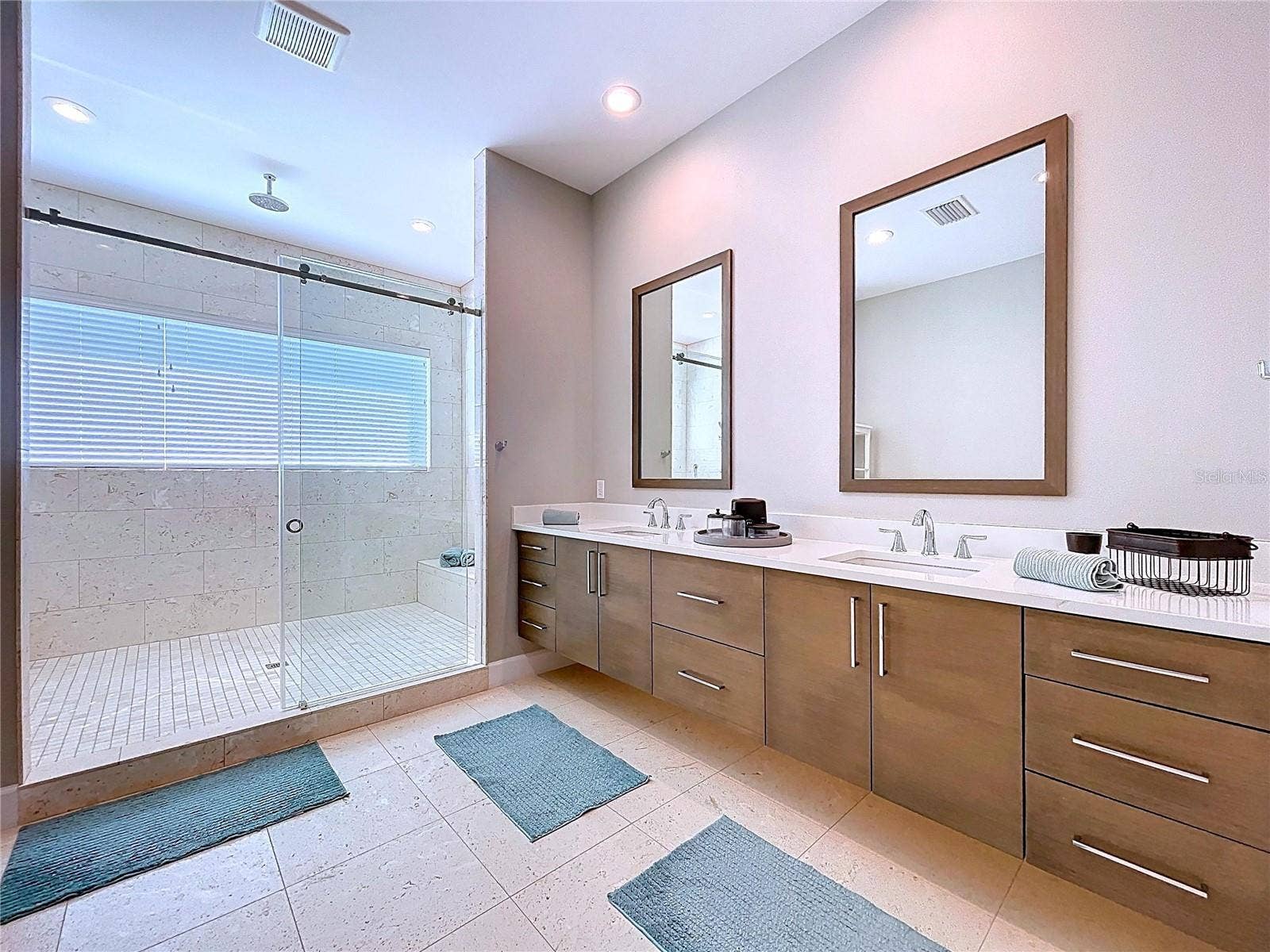 306 BAY PLZ, Treasure Island, FL 33706