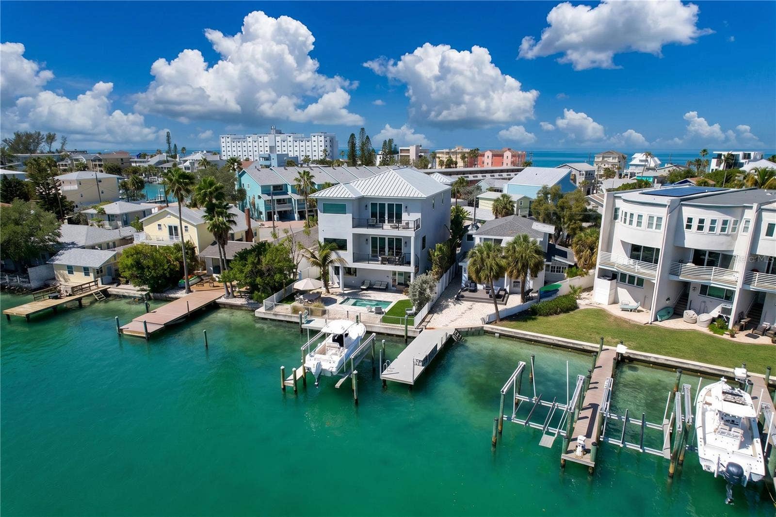 306 BAY PLZ, Treasure Island, FL 33706