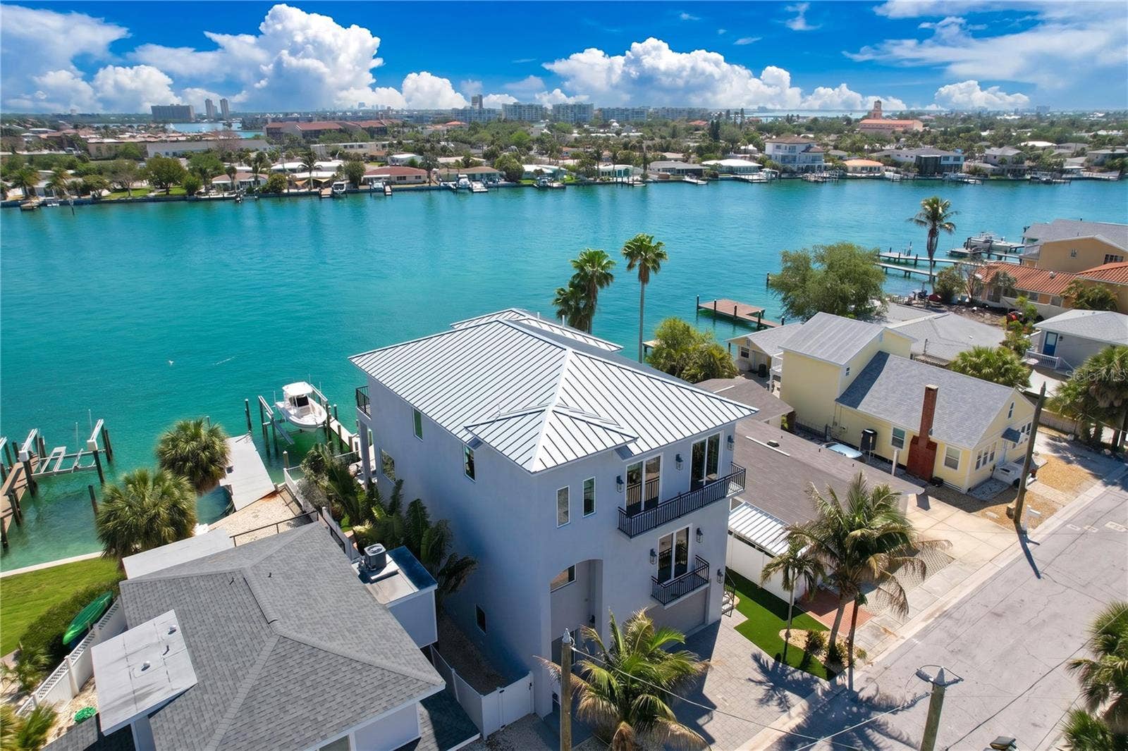 306 BAY PLZ, Treasure Island, FL 33706