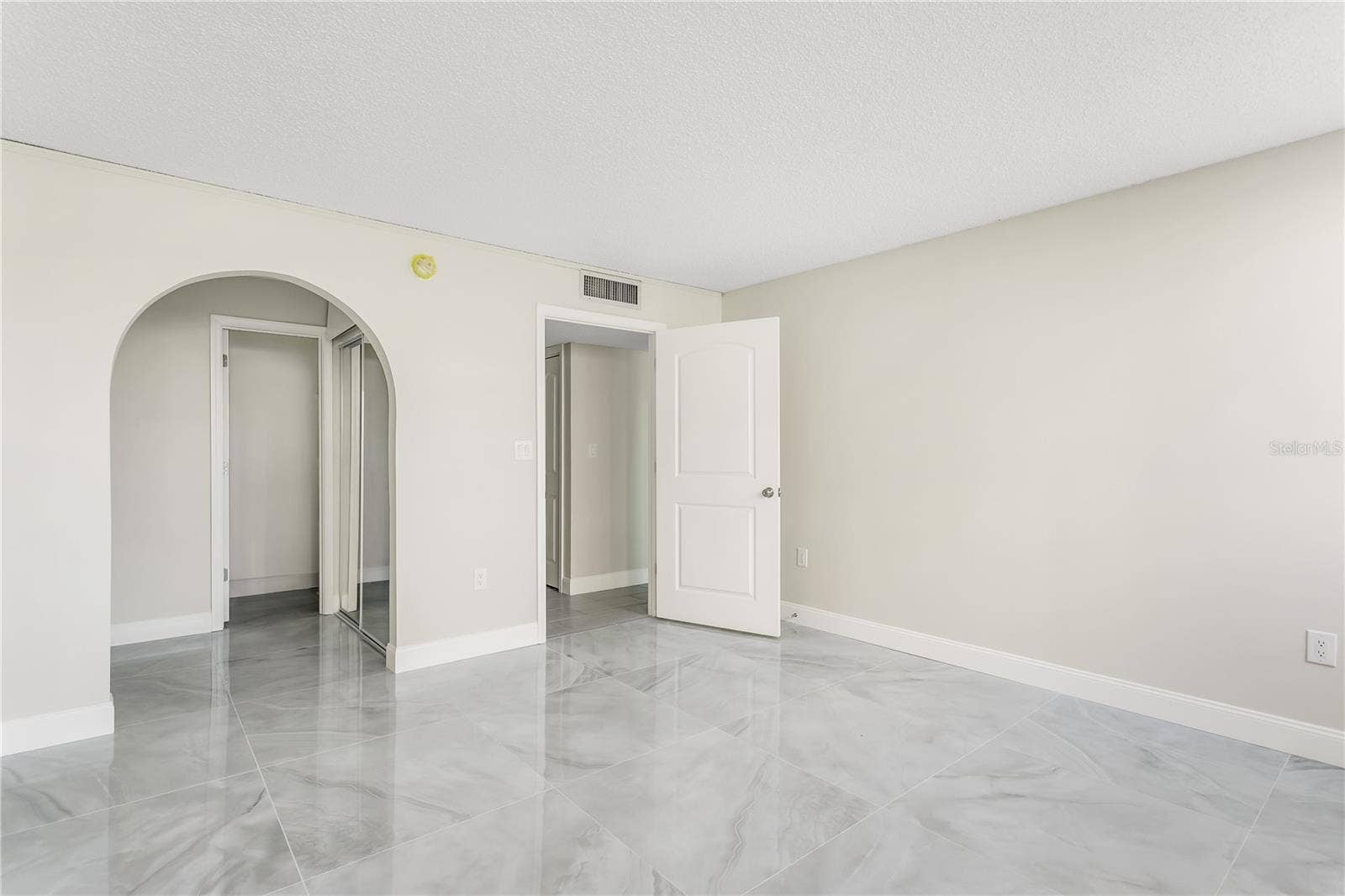 450 TREASURE ISLAND CAUSEWAY, #104, Treasure Island, FL 33706 450 TREASURE ISLAND CAUSEWAY, #104, Treasure Island, FL 33706