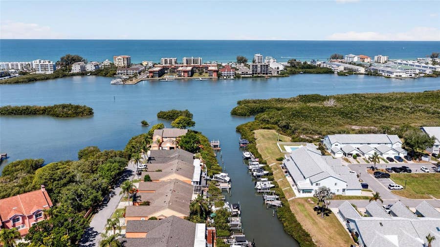 Property photo for 14617 LORIDAWN DRIVE, #8, Seminole, FL