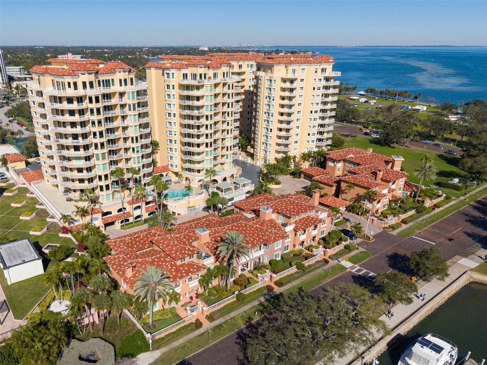 555 5TH AVENUE NE, #1122, St Petersburg, FL 33701 555 5TH AVENUE NE, #1122, St Petersburg, FL 33701