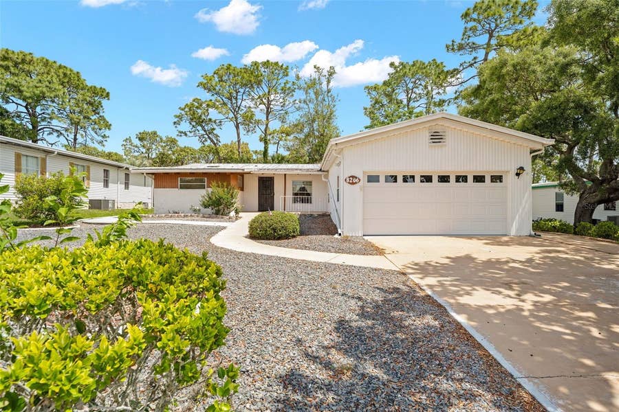 Property photo for 8206 COUNTRY CLUB DRIVE, Brooksville, FL