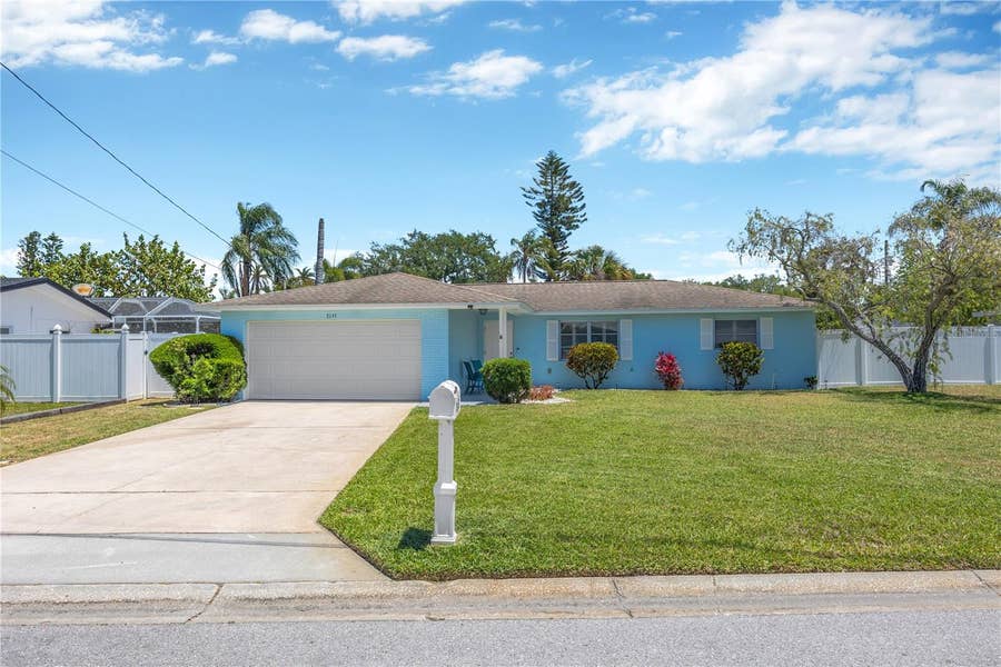 Property photo for 2155 EDYTHE DR, Dunedin, FL