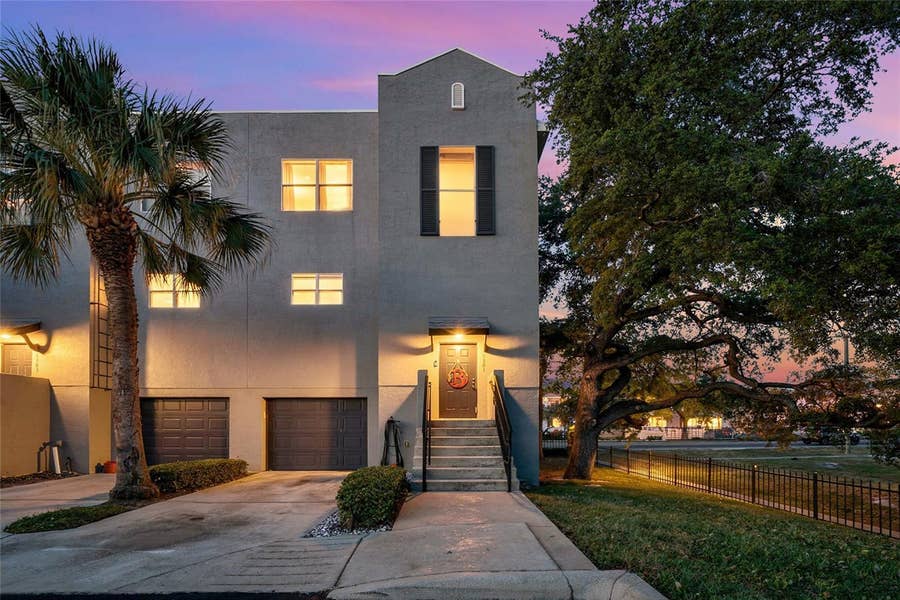 Property photo for 5301 ESCENA COURT, Tampa, FL