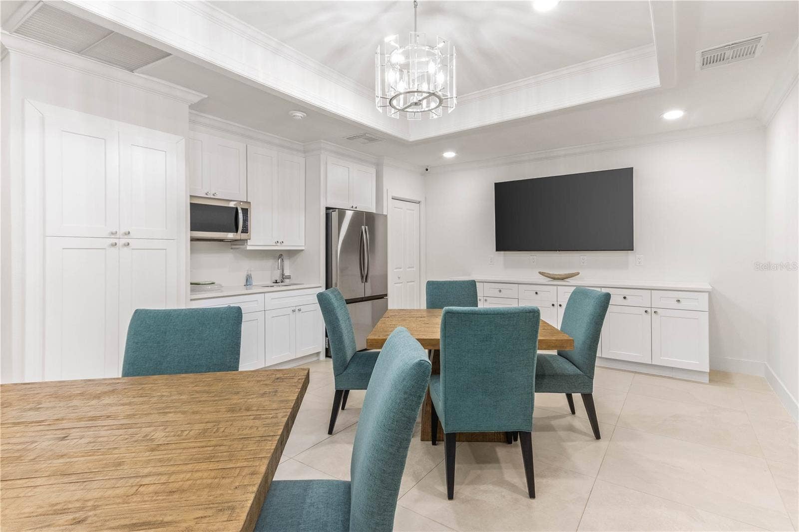 NEW CLUB ROOM