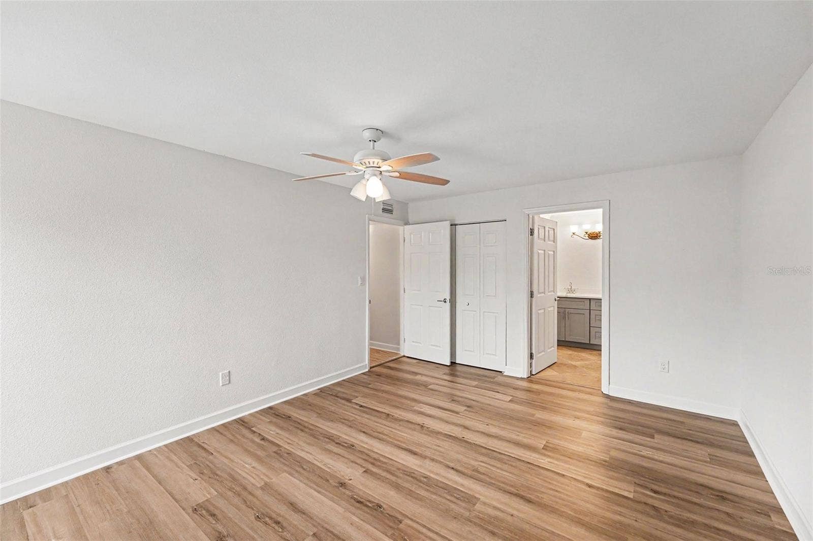 546 PLAZA SEVILLE COURT, #85, Treasure Island, FL 33706 Primary Bedroom