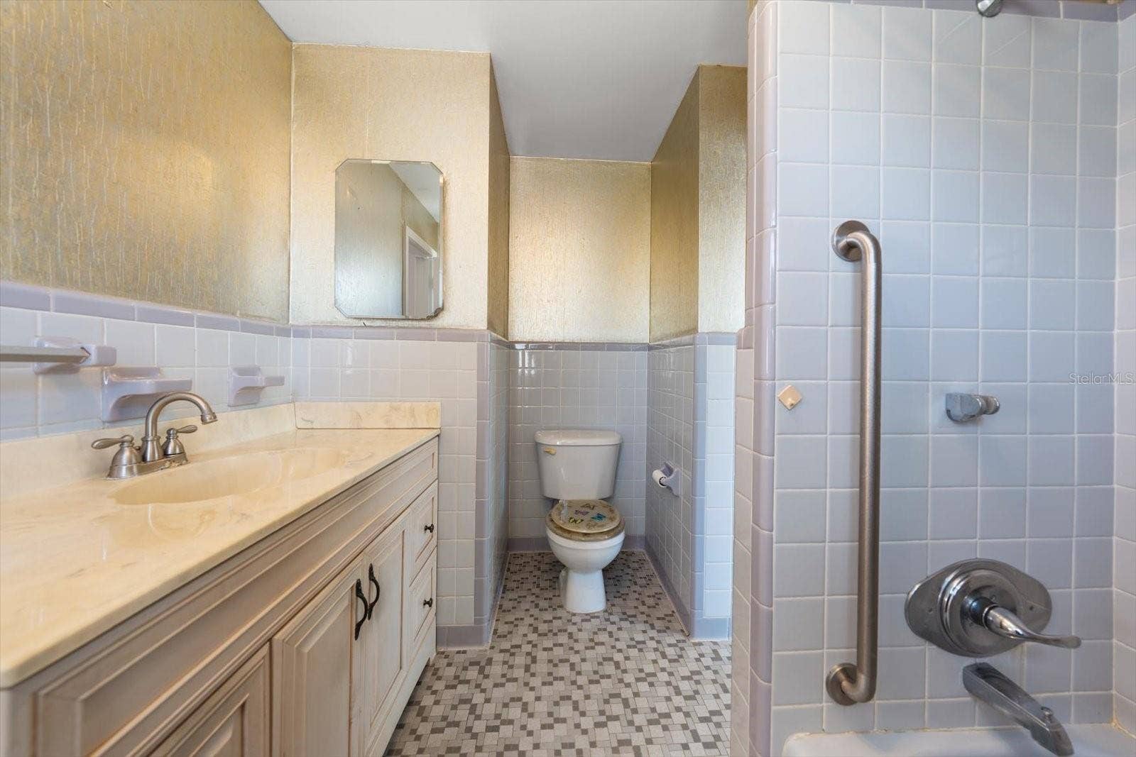 40 77TH AVENUE, Treasure Island, FL 33706 40 77TH AVENUE, Treasure Island, FL 33706