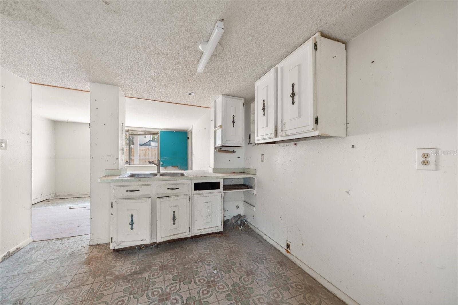 40 77TH AVENUE, Treasure Island, FL 33706 40 77TH AVENUE, Treasure Island, FL 33706