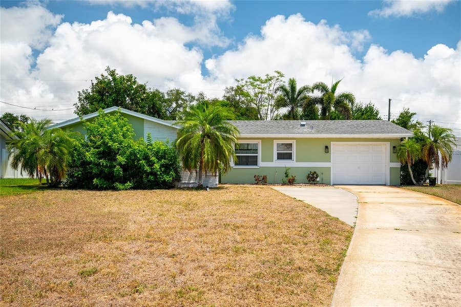 Property photo for 10297 HETRICK CIRCLE E, Largo, FL