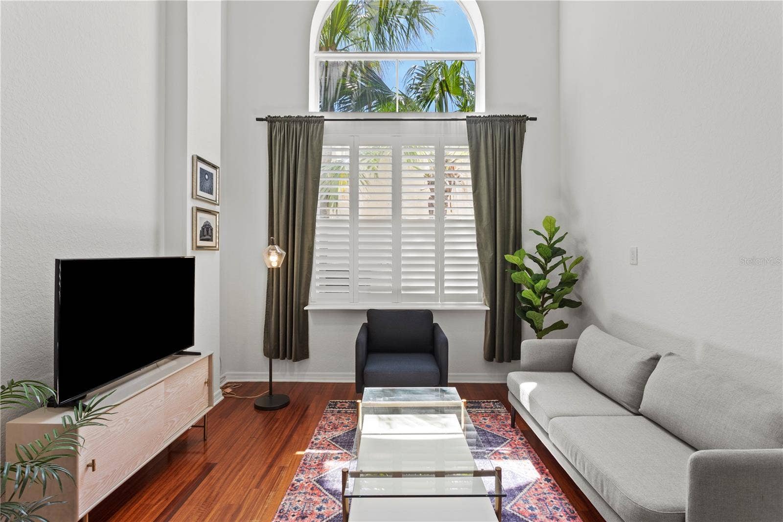 700 S HARBOUR ISLAND BOULEVARD, #109, Tampa, FL 33602 With soaring ceilings and