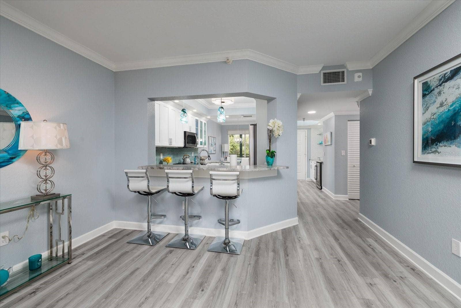 Snack Bar with Barstools