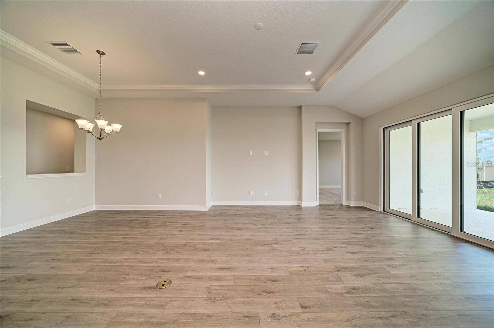 9806 LEAF GREEN LANE, Dade City, FL 33525 9806 LEAF GREEN LANE, Dade City, FL 33525