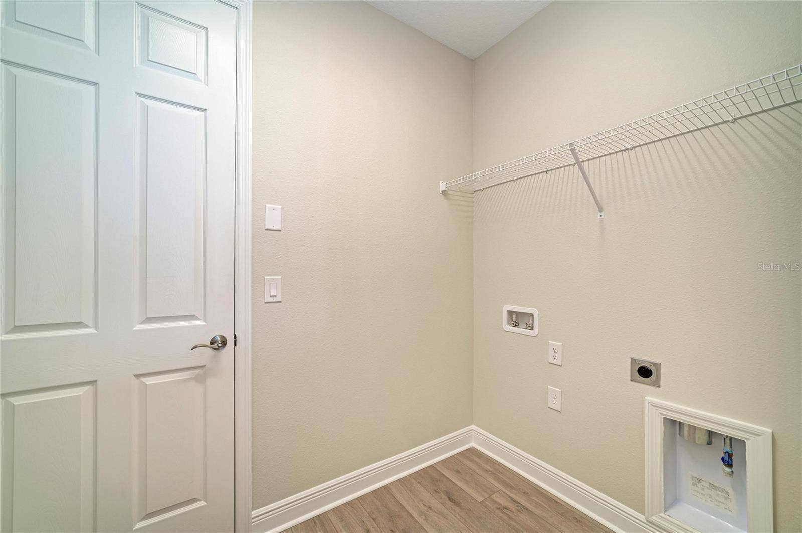 9806 LEAF GREEN LANE, Dade City, FL 33525 9806 LEAF GREEN LANE, Dade City, FL 33525