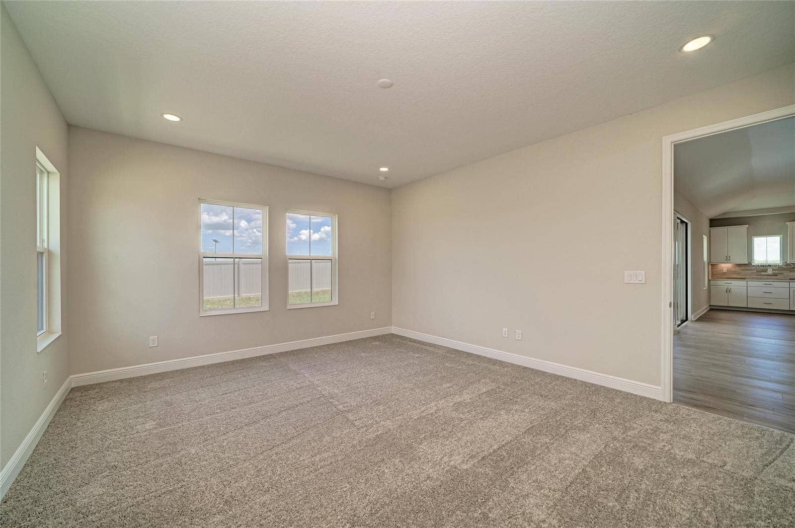 9806 LEAF GREEN LANE, Dade City, FL 33525 9806 LEAF GREEN LANE, Dade City, FL 33525