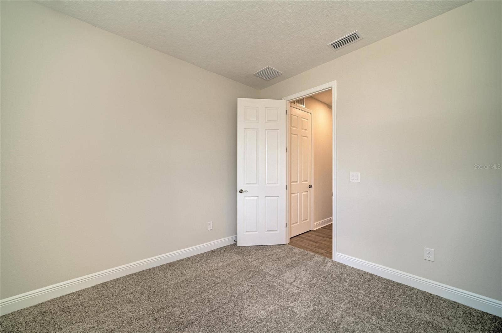 9806 LEAF GREEN LANE, Dade City, FL 33525 9806 LEAF GREEN LANE, Dade City, FL 33525