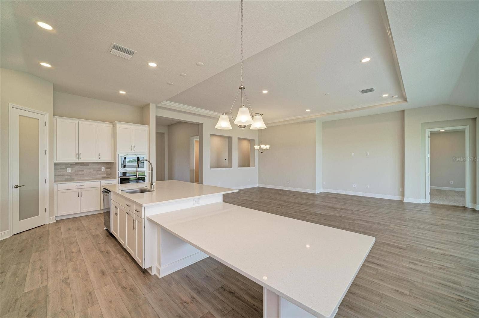 9806 LEAF GREEN LANE, Dade City, FL 33525 9806 LEAF GREEN LANE, Dade City, FL 33525