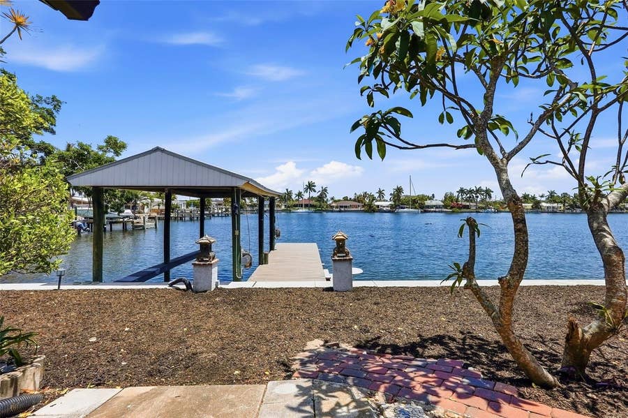 Property photo for 2300 S SHORE DRIVE SE, St Petersburg, FL