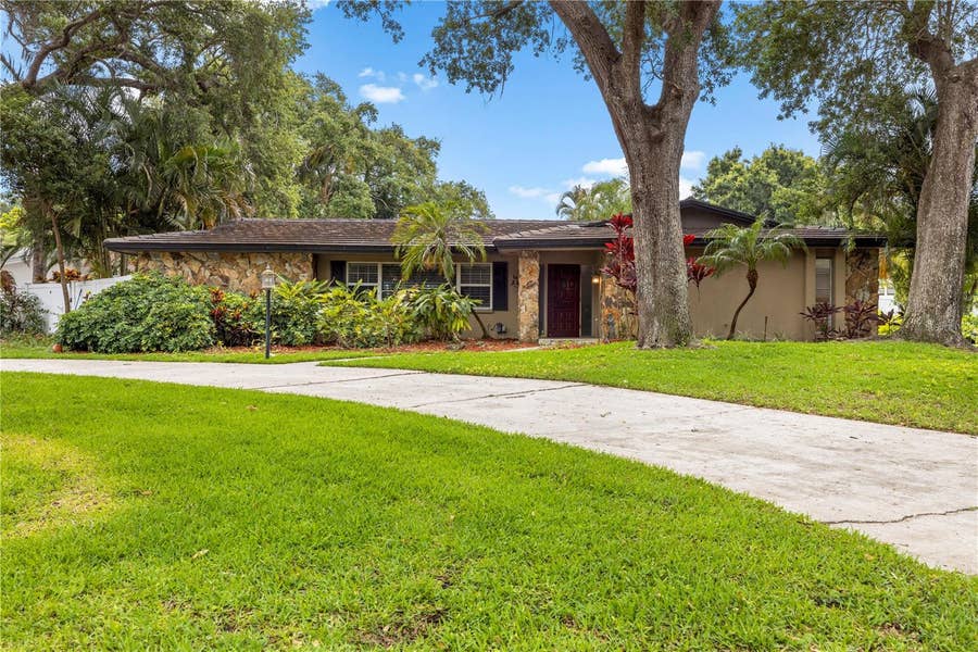 Property photo for 2215 BUENA VISTA DRIVE, Clearwater, FL