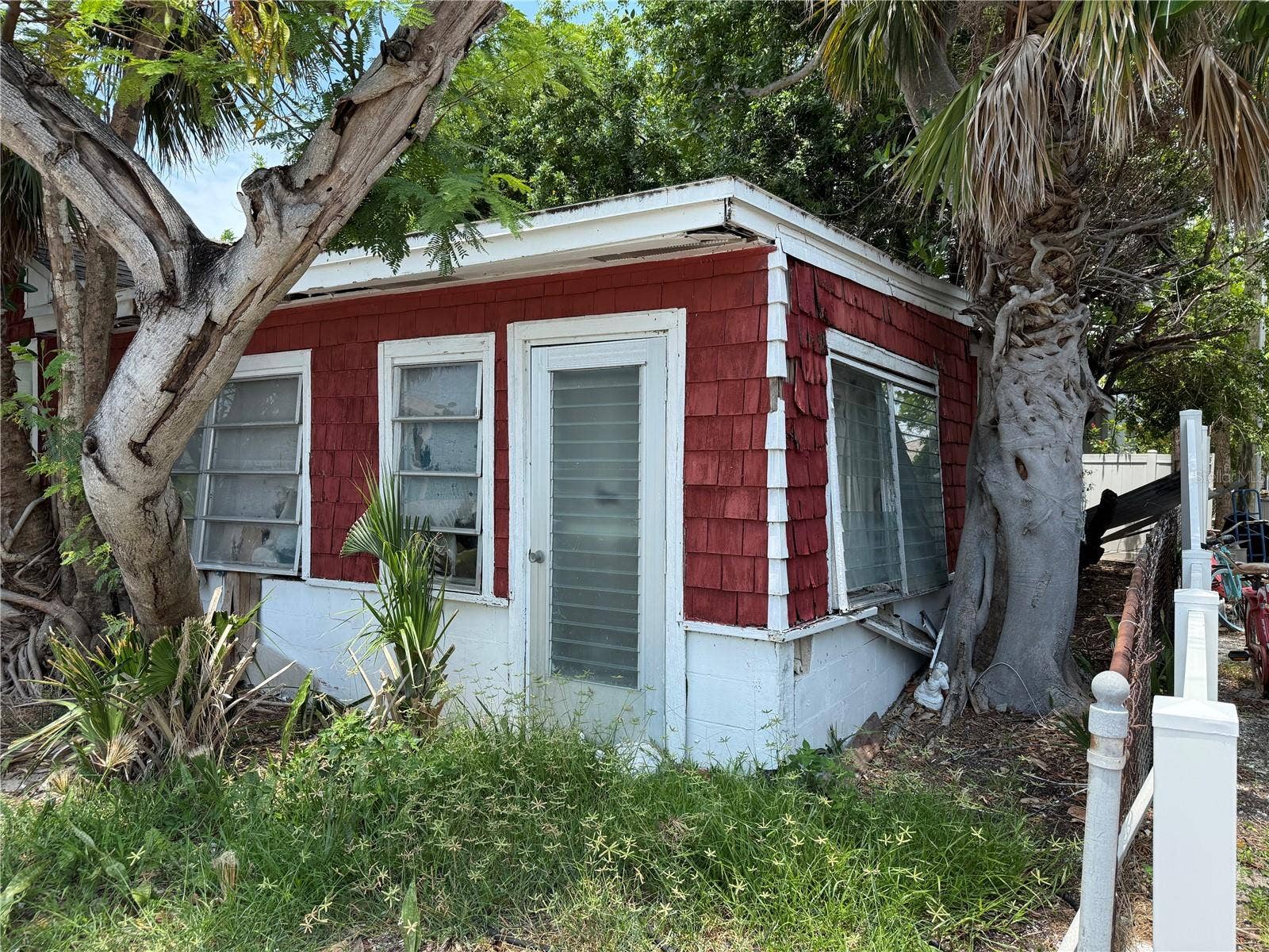 116 85TH AVENUE, Treasure Island, FL 33706 116 85th Ave Right Side