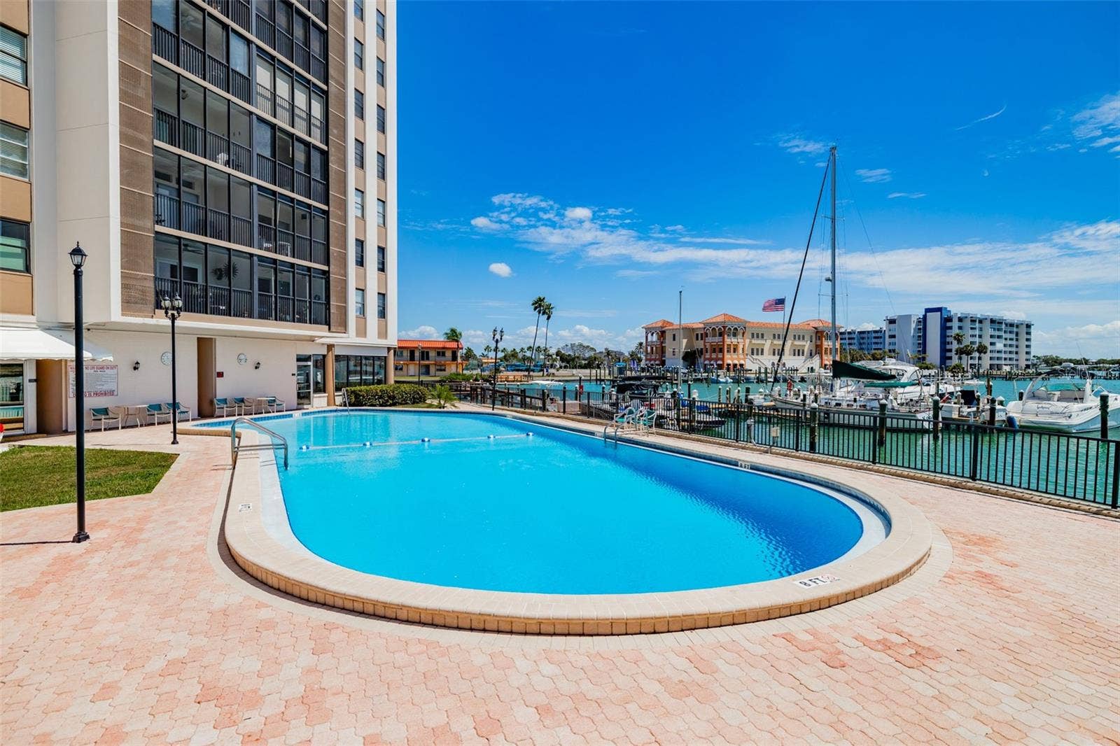 10355 PARADISE BOULEVARD, #511, Treasure Island, FL 33706 10355 PARADISE BOULEVARD, #511, Treasure Island, FL 33706