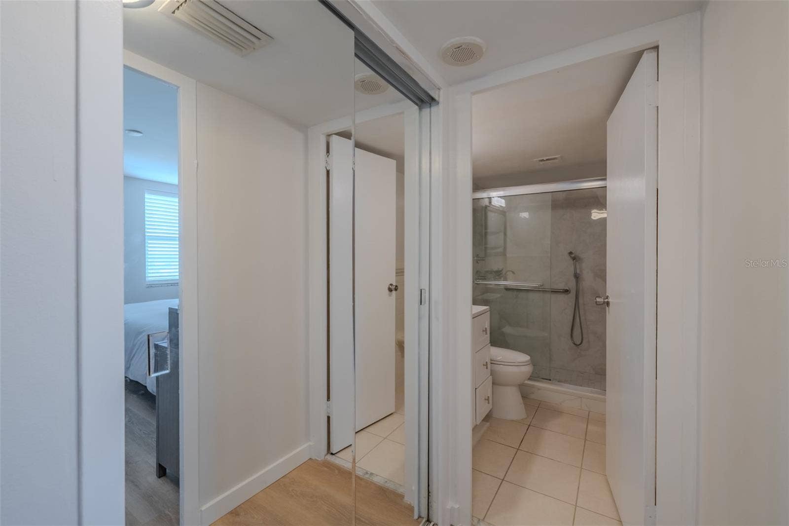 10355 PARADISE BOULEVARD, #511, Treasure Island, FL 33706 10355 PARADISE BOULEVARD, #511, Treasure Island, FL 33706