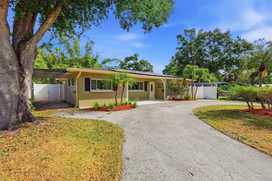 Property photo for 5654 KIWANIS PLACE NE, St Petersburg, FL