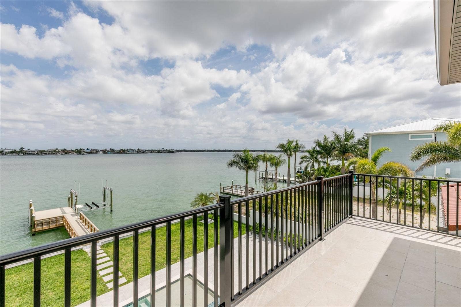 4 PARADISE LANE, Treasure Island, FL 33706 4 PARADISE LANE, Treasure Island, FL 33706