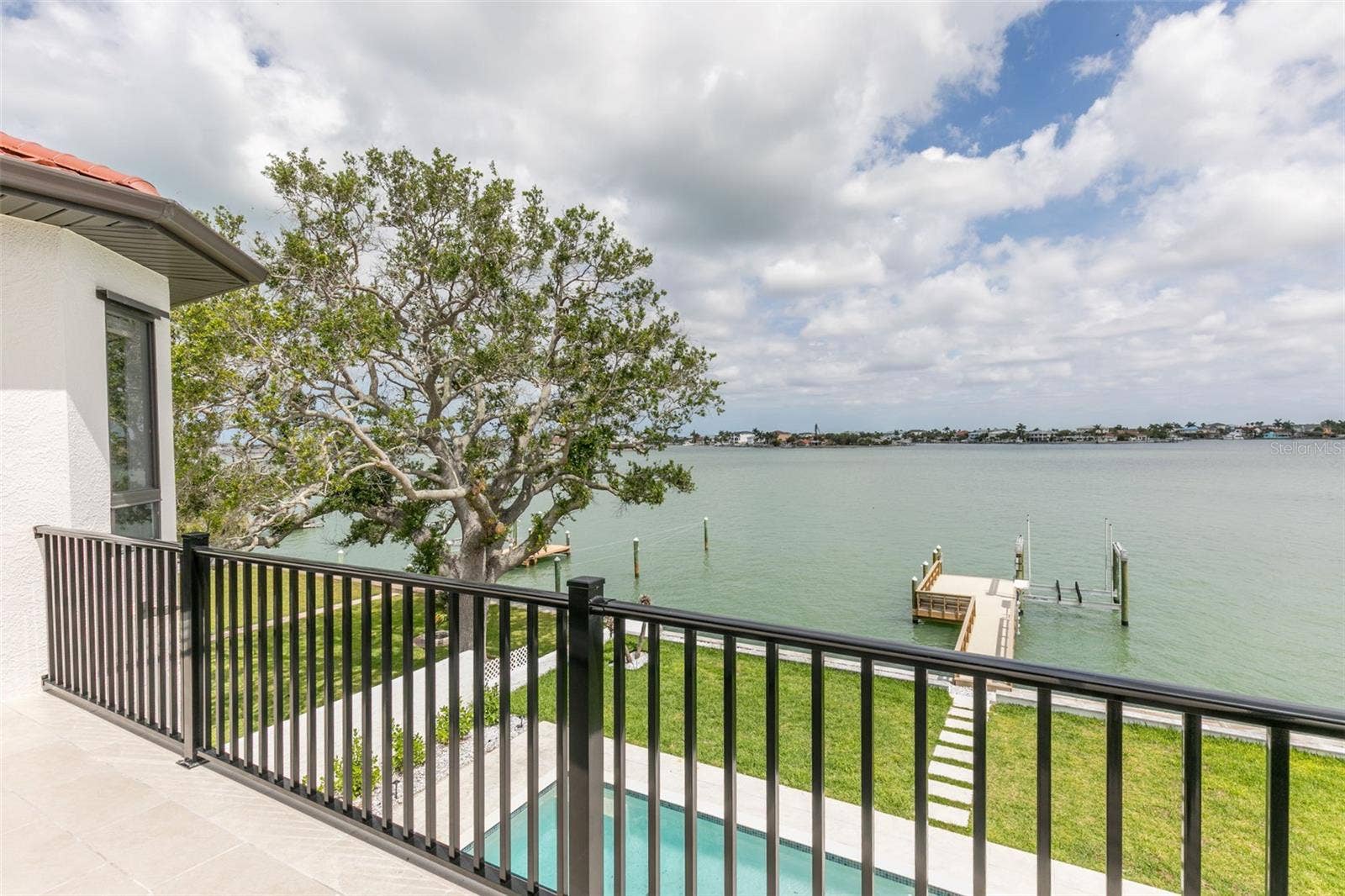 4 PARADISE LANE, Treasure Island, FL 33706 4 PARADISE LANE, Treasure Island, FL 33706