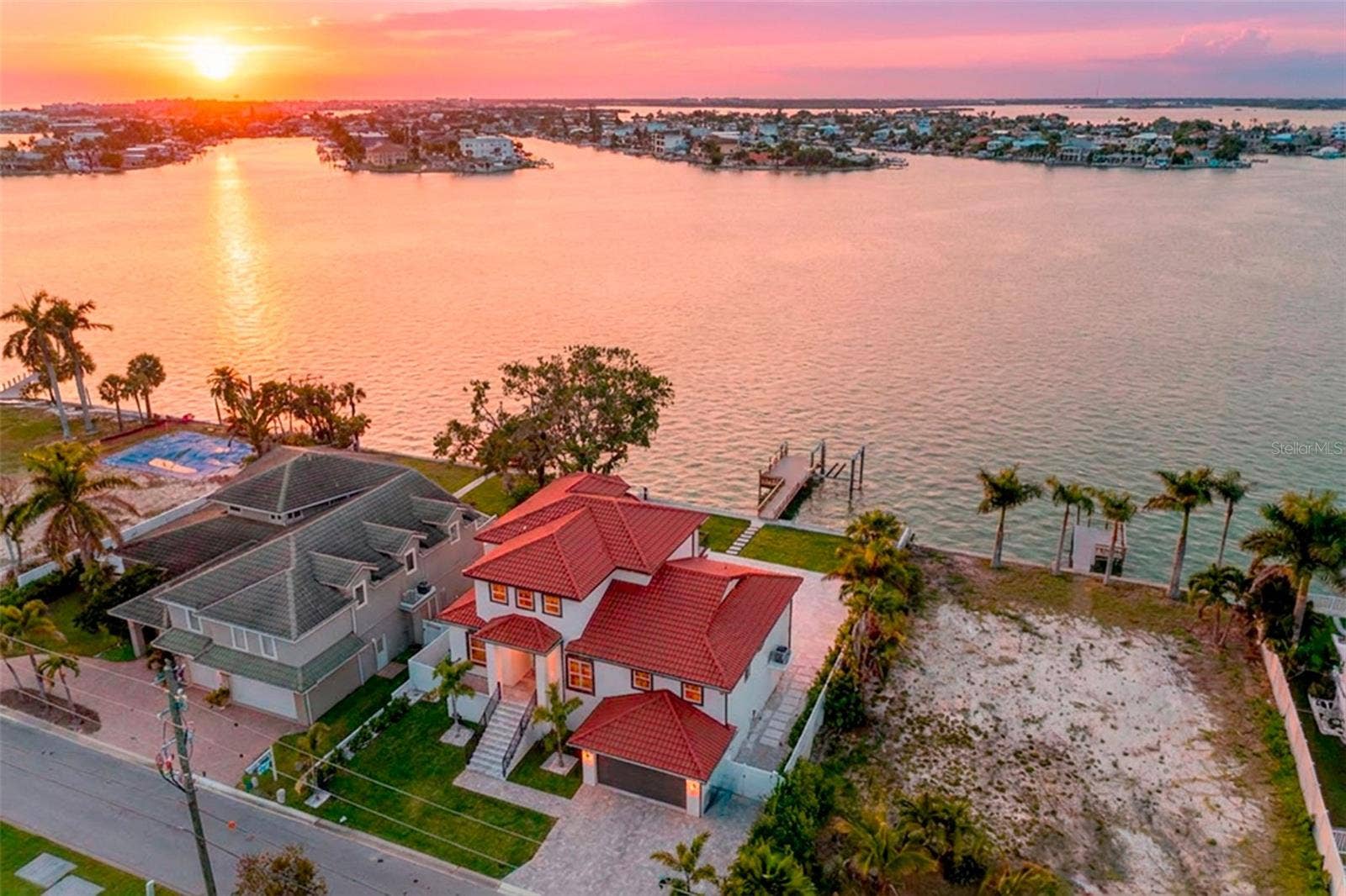 4 PARADISE LANE, Treasure Island, FL 33706 4 PARADISE LANE, Treasure Island, FL 33706