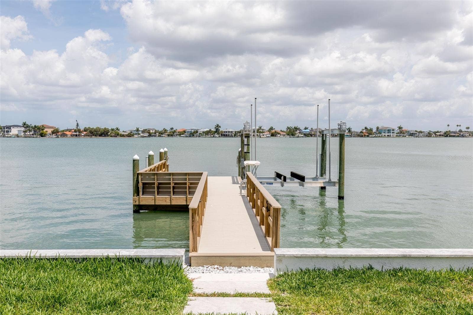 4 PARADISE LANE, Treasure Island, FL 33706 4 PARADISE LANE, Treasure Island, FL 33706