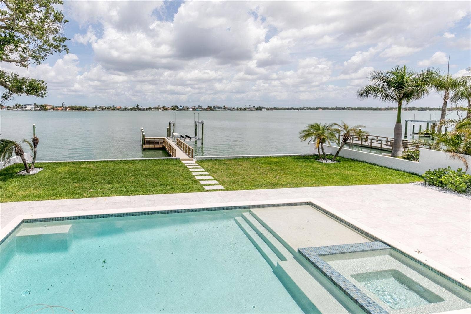 4 PARADISE LANE, Treasure Island, FL 33706 4 PARADISE LANE, Treasure Island, FL 33706