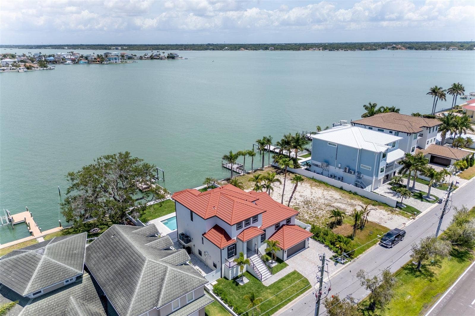 4 PARADISE LANE, Treasure Island, FL 33706 4 PARADISE LANE, Treasure Island, FL 33706