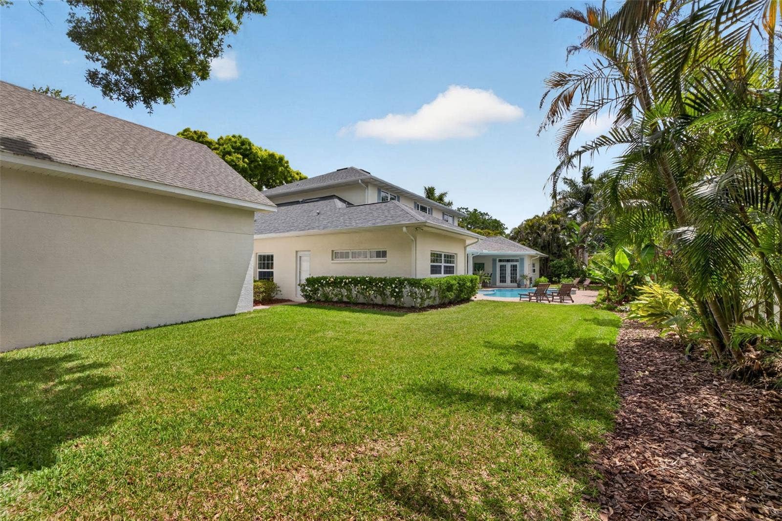 445 PARK AVENUE, Belleair, FL 33756 Yard