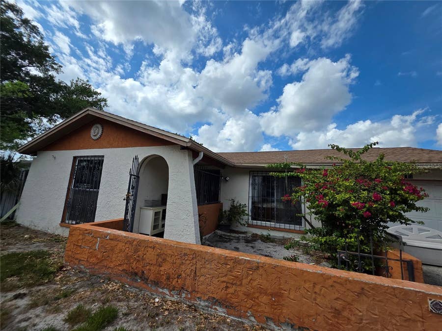 Property photo for 10113 TIMBER OAKS COURT, Tampa, FL