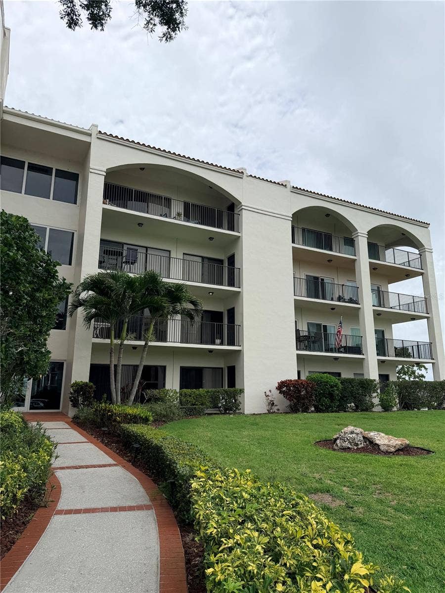 Property photo for 328 MARINER DRIVE, #328, Tarpon Springs, FL