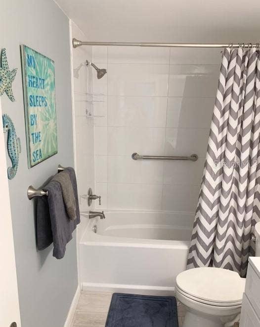 9825 HARRELL AVENUE, #404, Treasure Island, FL 33706 Guest Bathroom