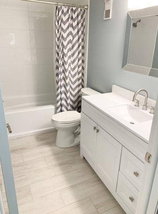 9825 HARRELL AVENUE, #404, Treasure Island, FL 33706 Guest Bathroom