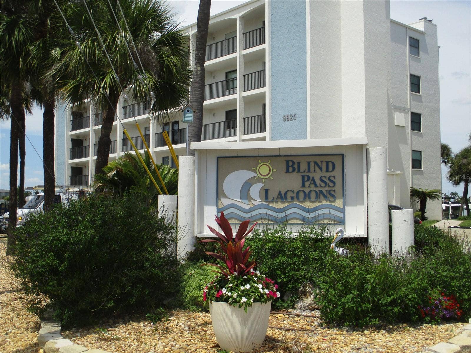 9825 HARRELL AVENUE, #404, Treasure Island, FL 33706 Well maintained Community