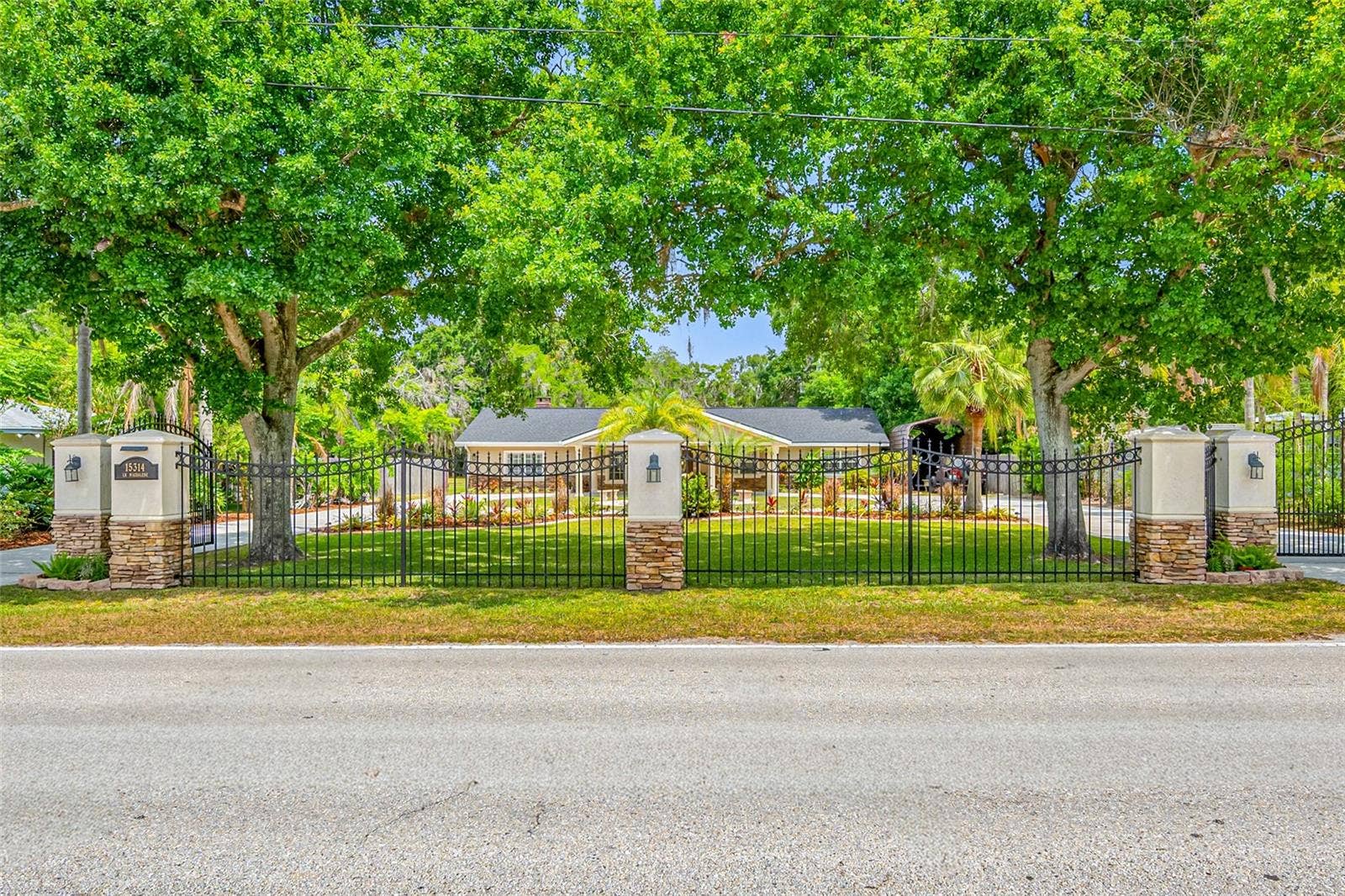 15314 LAKE MAGDALENE BOULEVARD, Tampa, FL 33618