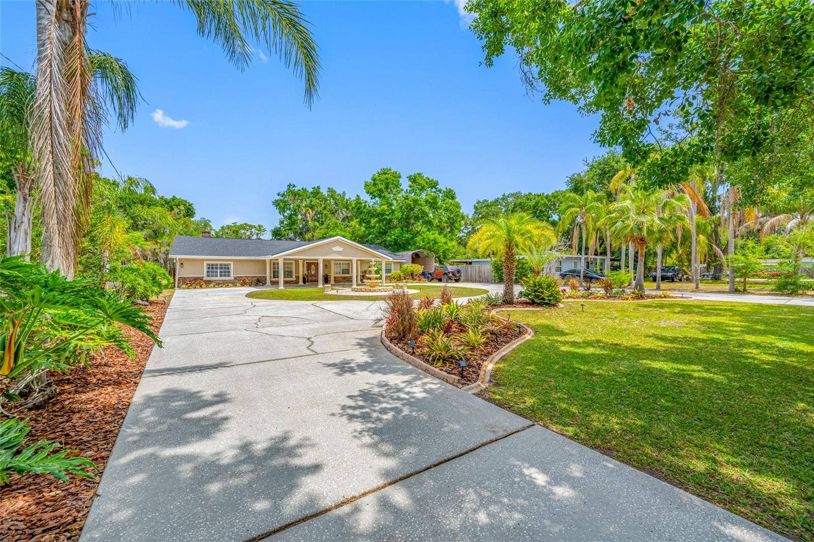 15314 LAKE MAGDALENE BOULEVARD, Tampa, FL 33618