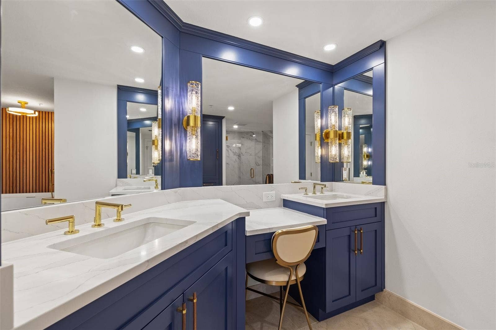 1180 GULF BOULEVARD, #401, Clearwater Beach, FL 33767 Primary Bathroom