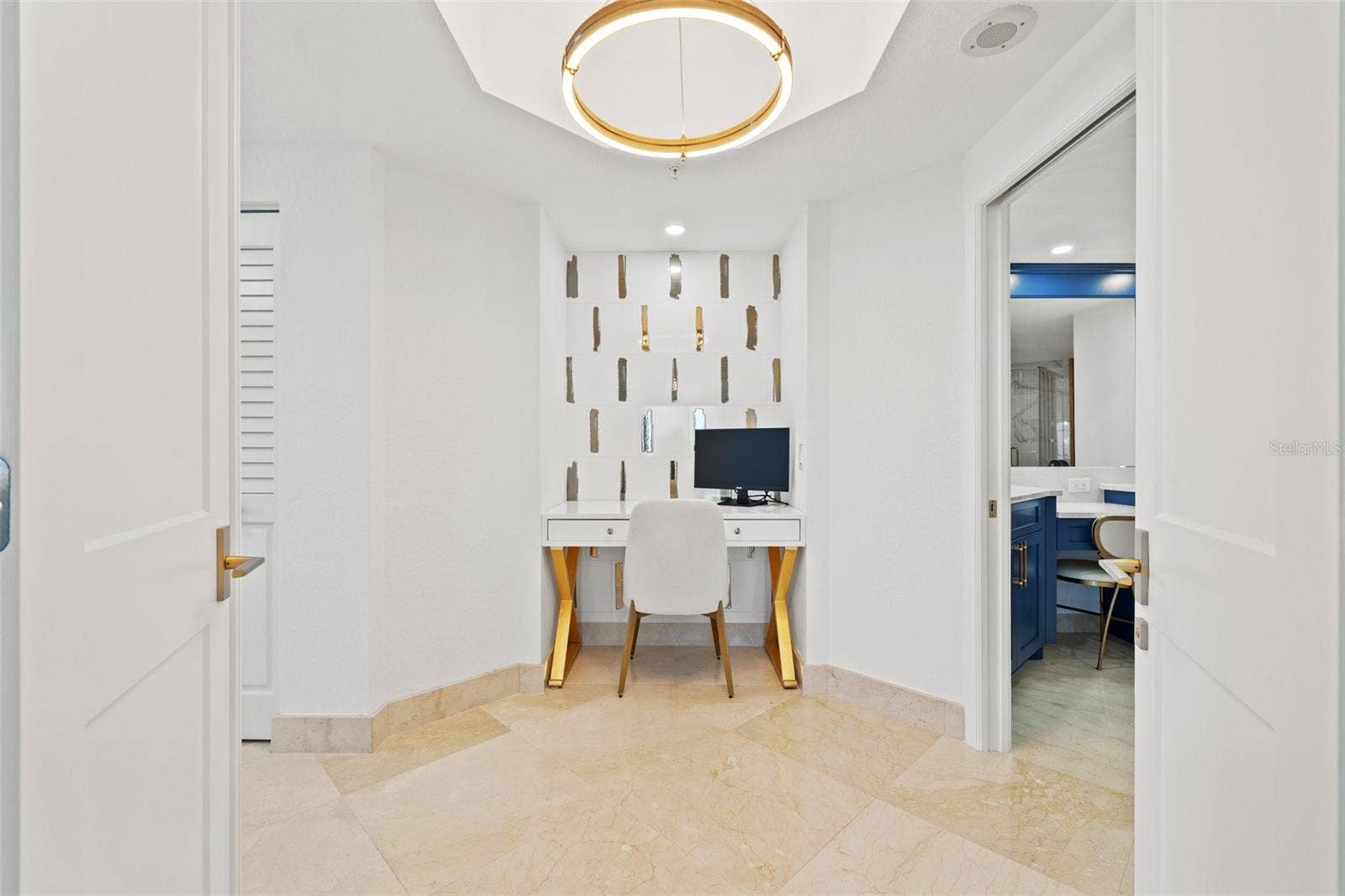 1180 GULF BOULEVARD, #401, Clearwater Beach, FL 33767 Primary Bedroom
