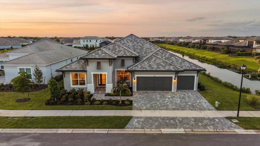 Property photo for 8532 BEECHLAKE COURT, Sarasota, FL