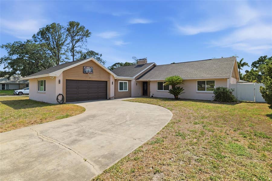 Property photo for 11807 NICKLAUS CIRCLE, Tampa, FL