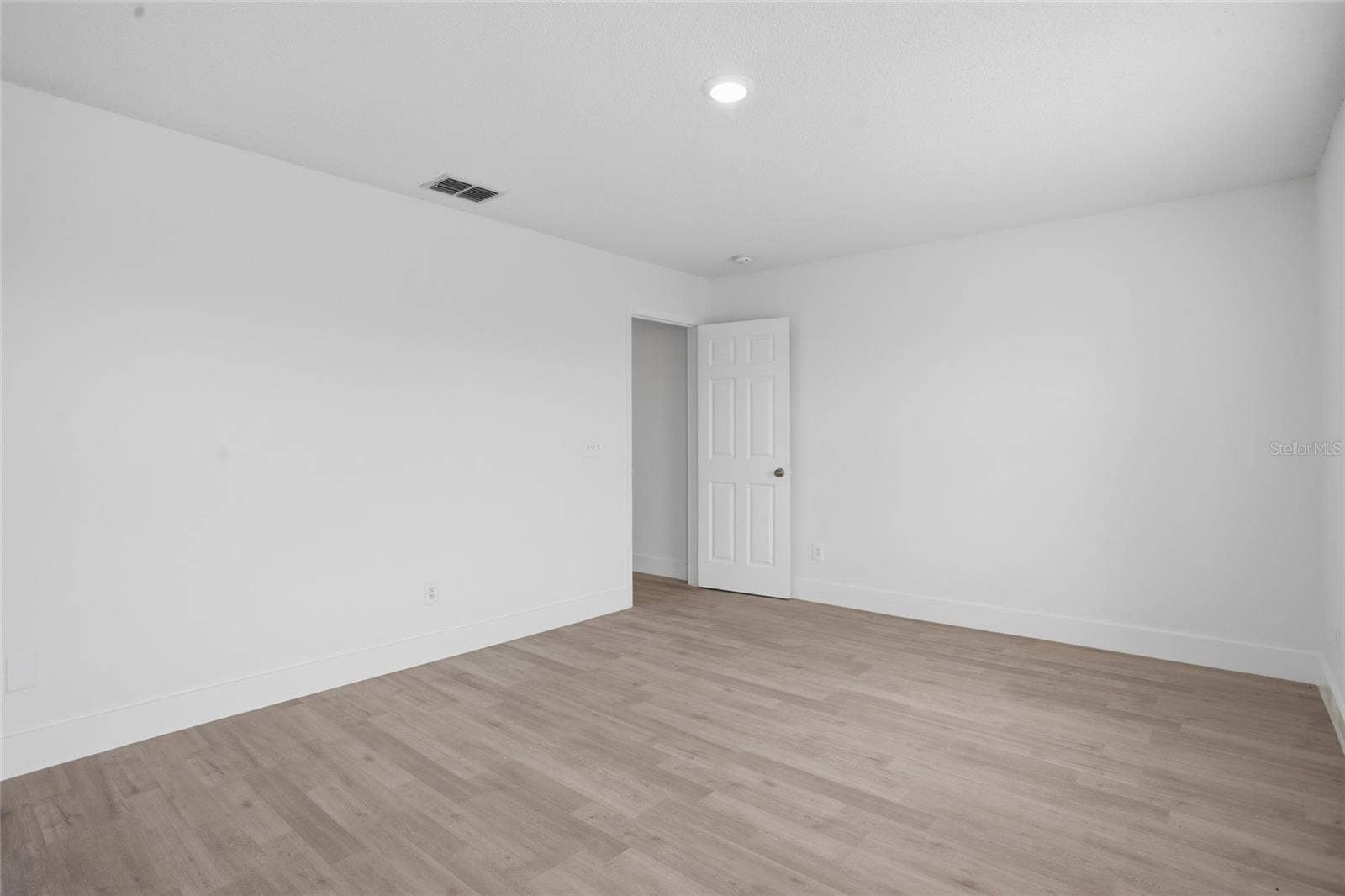 1161 KEMPTON CHASE PARKWAY, Orlando, FL 32837 1161 KEMPTON CHASE PARKWAY, Orlando, FL 32837