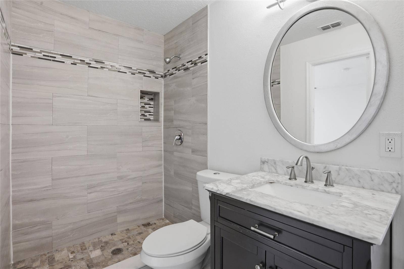 1161 KEMPTON CHASE PARKWAY, Orlando, FL 32837 1161 KEMPTON CHASE PARKWAY, Orlando, FL 32837